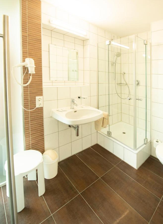 Stadthotel Giengen Ґінґен-ан-дер-Бренц Екстер'єр фото