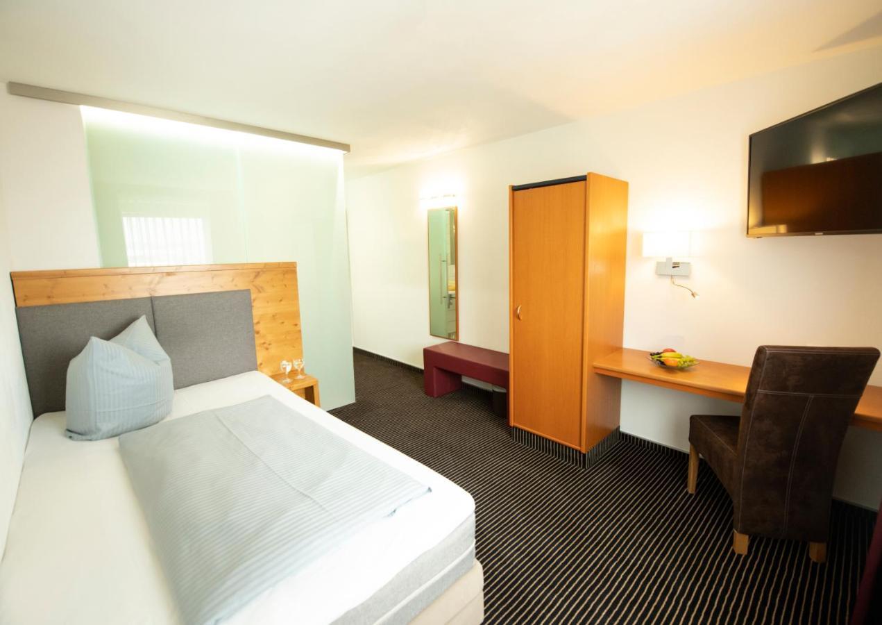 Stadthotel Giengen Ґінґен-ан-дер-Бренц Екстер'єр фото