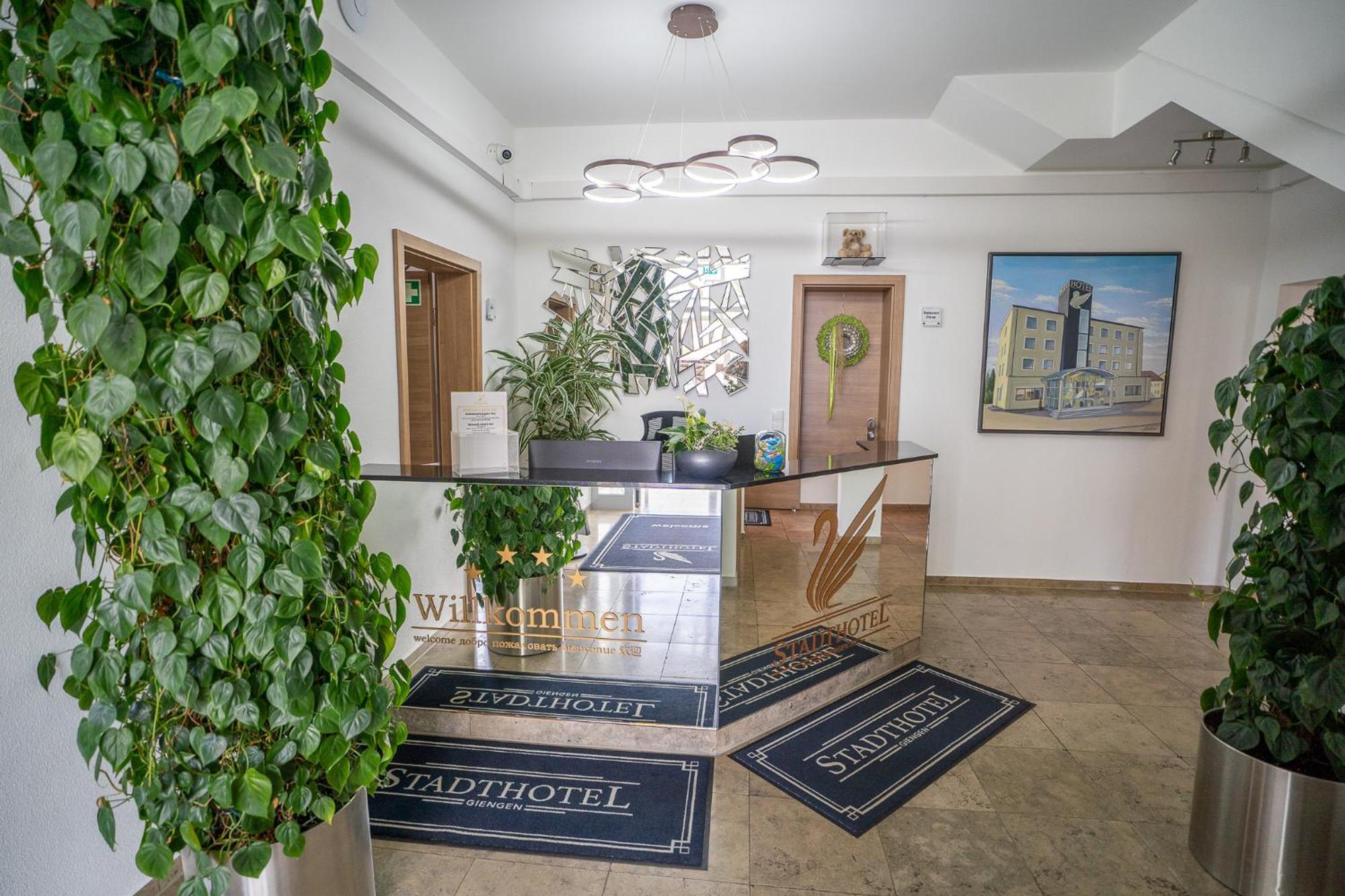 Stadthotel Giengen Ґінґен-ан-дер-Бренц Екстер'єр фото